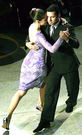 Katiuscia Dickow e Cristovão Christianis - 1º lugar em Tango Cenário no Brasil Tango Championship 2010, Curitiba-PR
