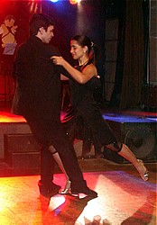 Guilherme e Kelly num tango eletrônico